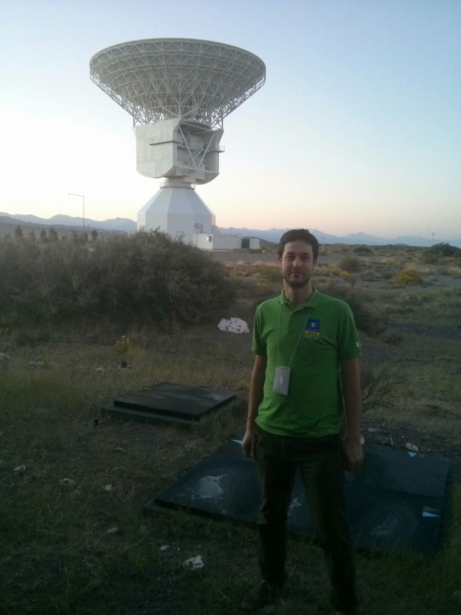 Javier Roldan (EA1HEO) next to the ESA 35m dish X and Ka Band antenna